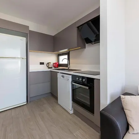 Modern Apartment Near Beach With Central Location In Bodrum * Gümbet